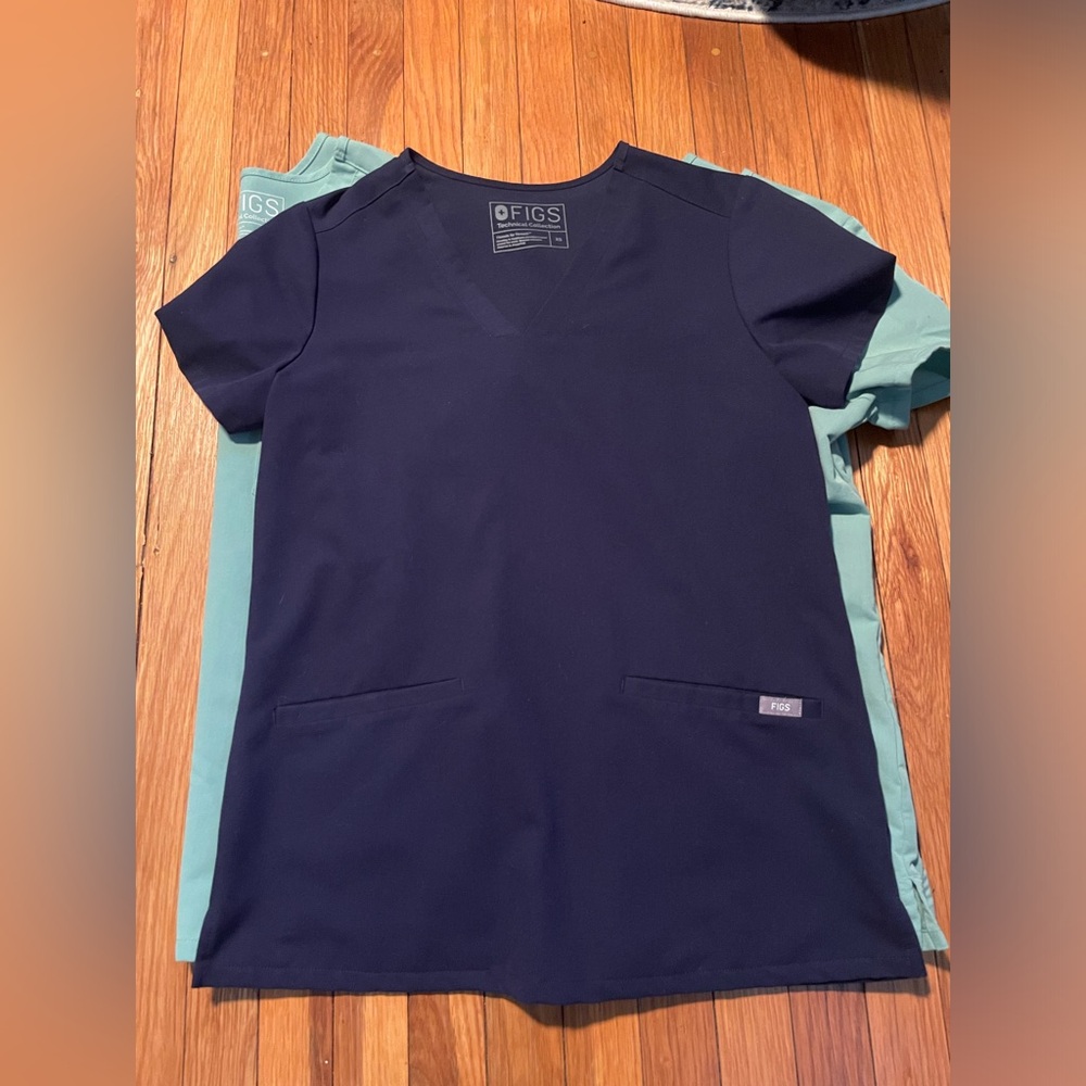 Figs Scrub Top Bundle - Picture 7 of 8
